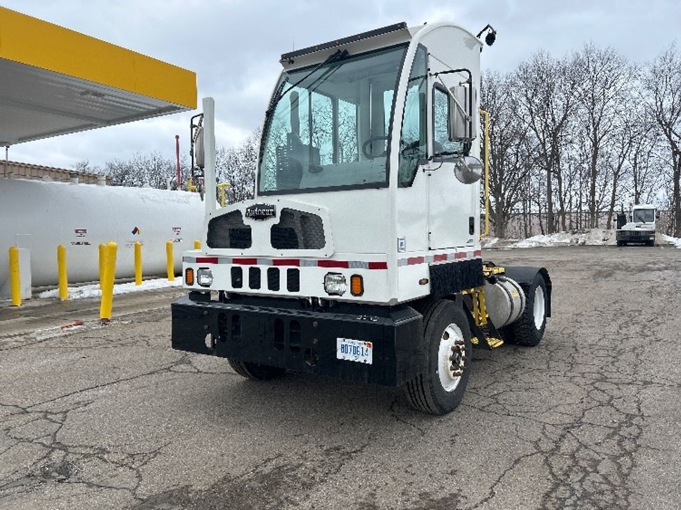 Yard Truck-Heavy Duty Tractors-Autocar-2023-ACTT42-Cadillac-MI-36,972\n\t\tmiles-$ 110,250 - Image 3