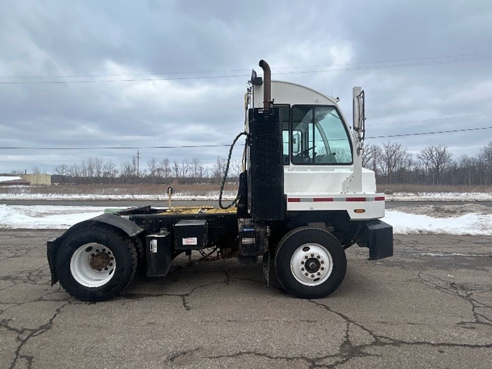 Yard Truck-Heavy Duty Tractors-Autocar-2023-ACTT42-Cadillac-MI-36,972\n\t\tmiles-$ 110,250 - Image 8