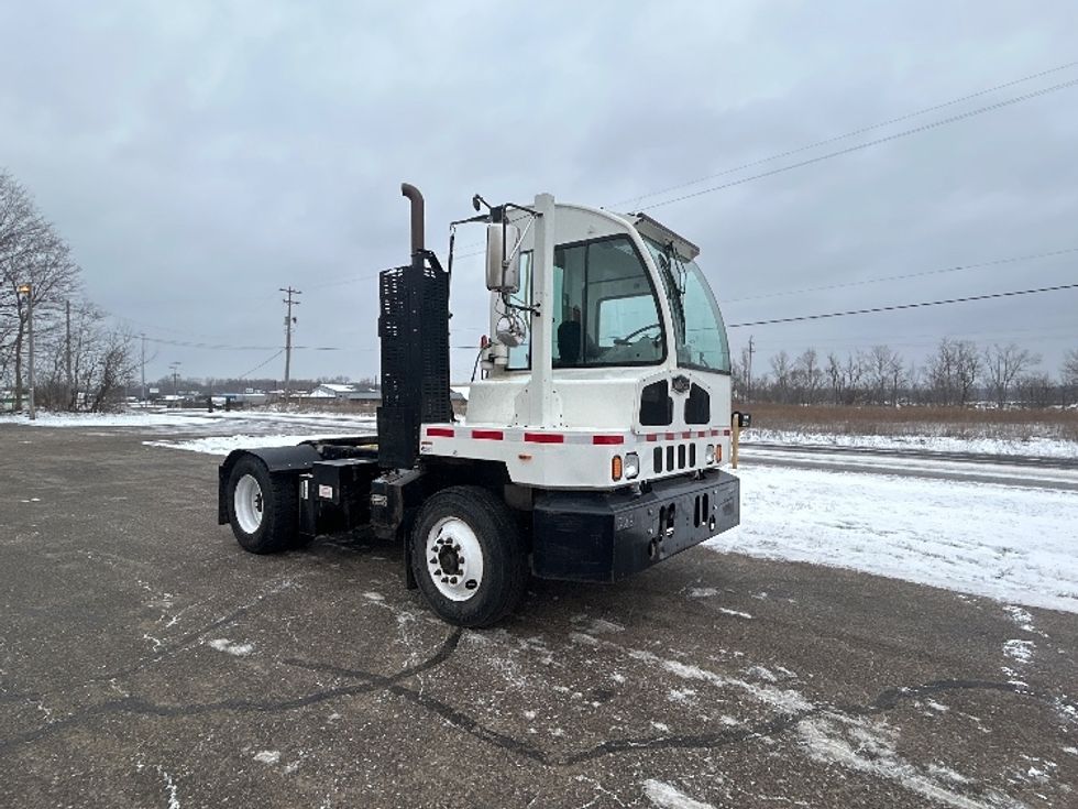 Yard Truck-Heavy Duty Tractors-Autocar-2023-ACTT42-Kalamazoo-MI-49,004\n\t\tmiles-$ 107,250 - Image 1