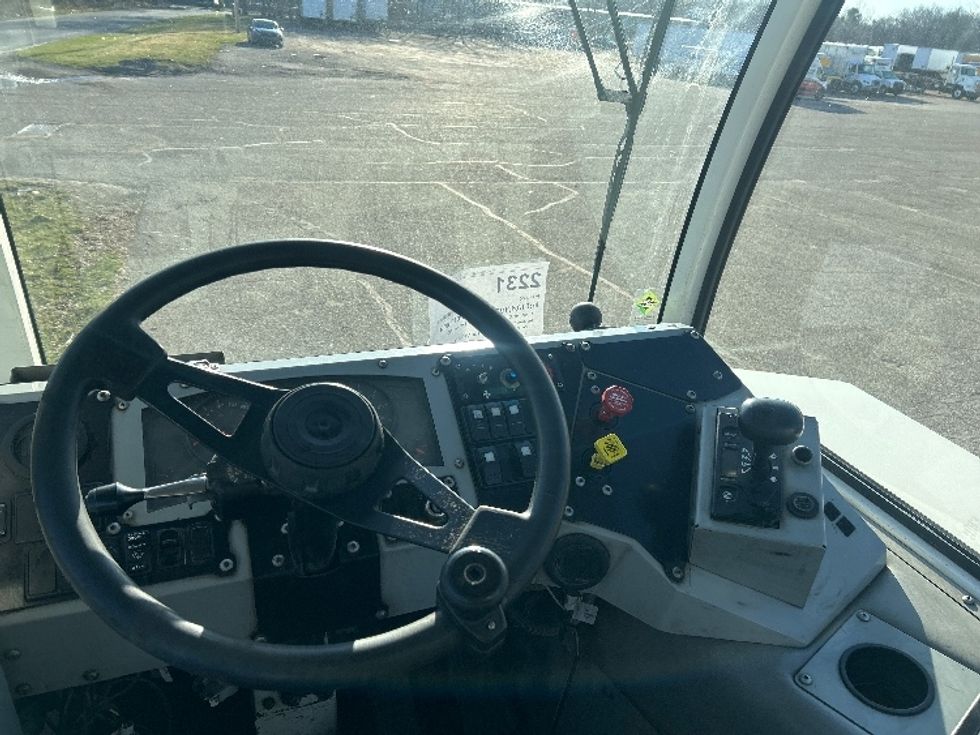 Yard Truck-Heavy Duty Tractors-Autocar-2023-ACTT42-Kalamazoo-MI-49,004\n\t\tmiles-$ 107,250 - Image 11