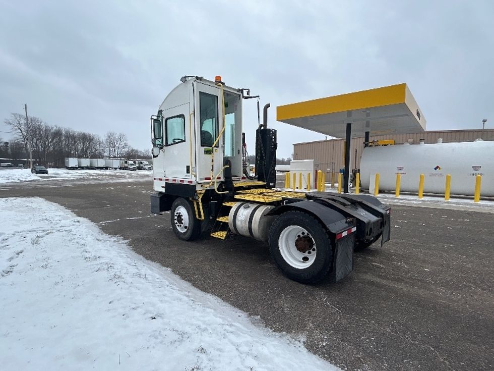 Yard Truck-Heavy Duty Tractors-Autocar-2023-ACTT42-Kalamazoo-MI-49,004\n\t\tmiles-$ 107,250 - Image 5