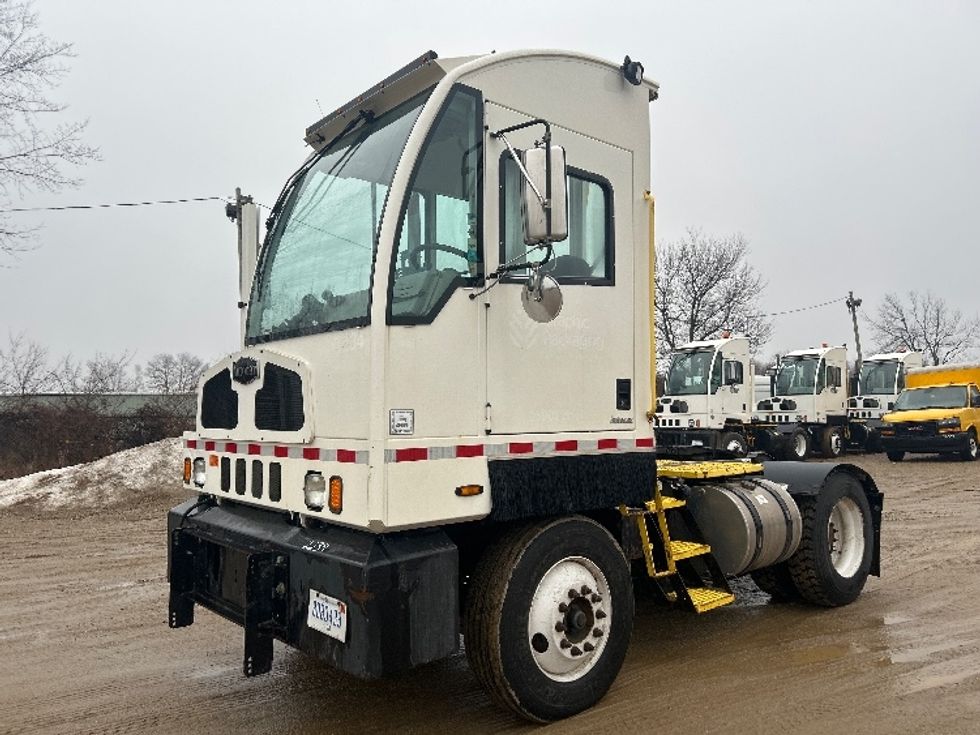 Yard Truck-Heavy Duty Tractors-Autocar-2023-ACTT42-Kalamazoo-MI-51,432\n\t\tmiles-$ 107,250 - Image 3
