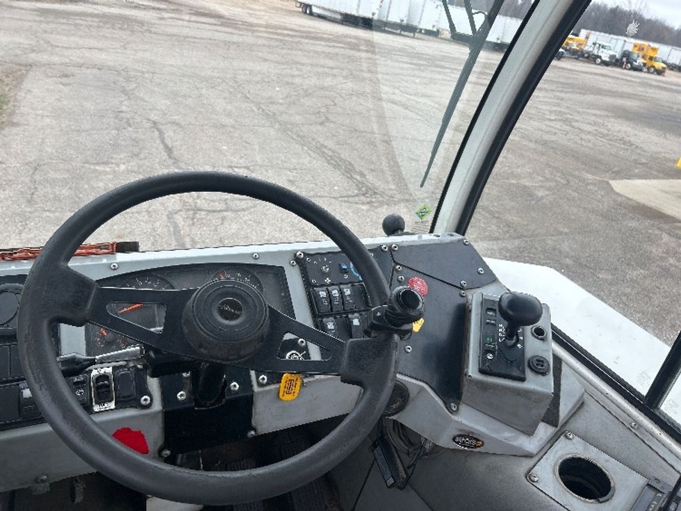 Yard Truck-Heavy Duty Tractors-Autocar-2023-ACTT42-Kalamazoo-MI-53,204\n\t\tmiles-$ 106,750 - Image 11