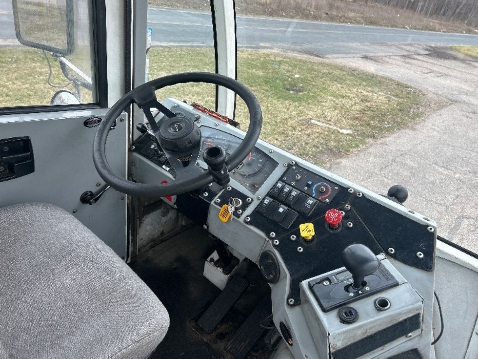 Yard Truck-Heavy Duty Tractors-Autocar-2023-ACTT42-Kalamazoo-MI-53,204\n\t\tmiles-$ 106,750 - Image 12