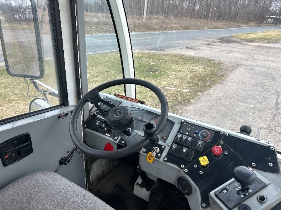 Yard Truck-Heavy Duty Tractors-Autocar-2023-ACTT42-Kalamazoo-MI-53,204\n\t\tmiles-$ 106,750 - Image 14