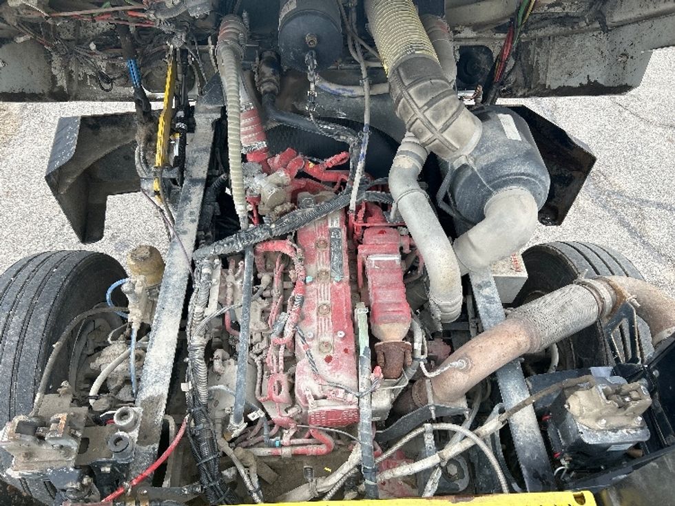 Yard Truck-Heavy Duty Tractors-Autocar-2023-ACTT42-Kalamazoo-MI-53,204\n\t\tmiles-$ 106,750 - Image 17