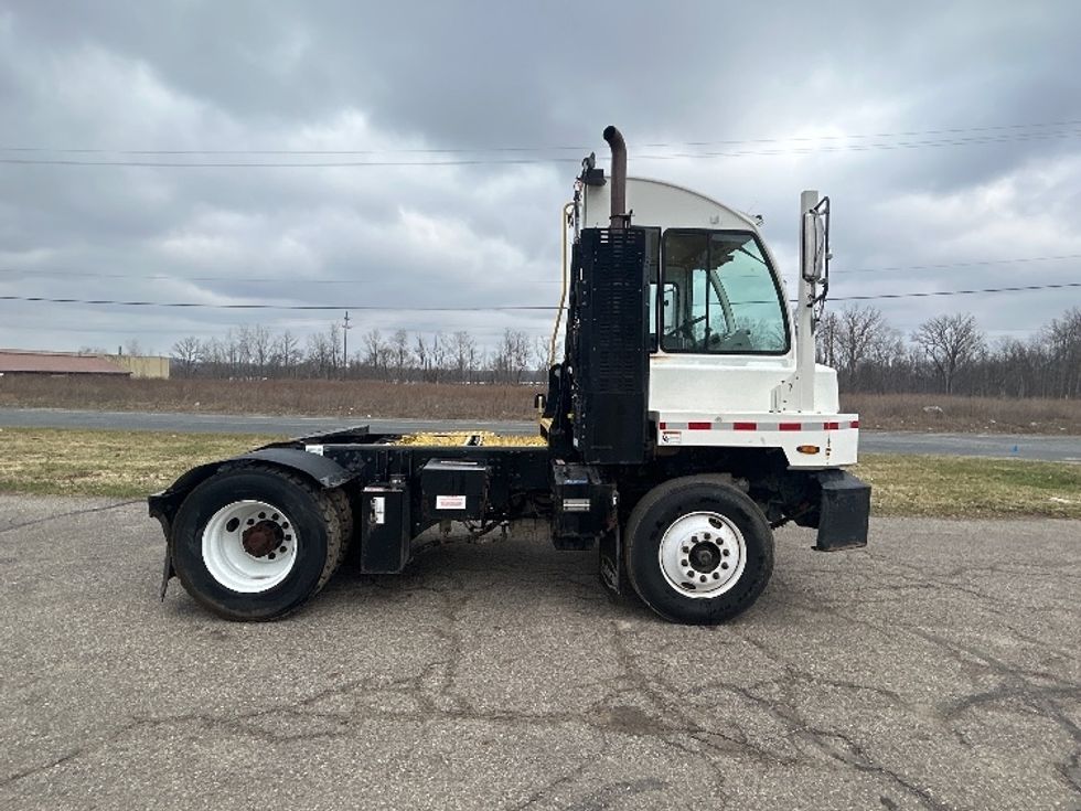 Yard Truck-Heavy Duty Tractors-Autocar-2023-ACTT42-Kalamazoo-MI-53,204\n\t\tmiles-$ 106,750 - Image 8
