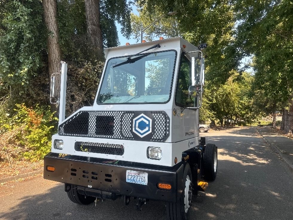 Yard Truck-Heavy Duty Tractors-Capacity Of Texas-2016-SABRE5-Tukwila-WA-23,593\n\t\tmiles-$ 40,000 - Image 1