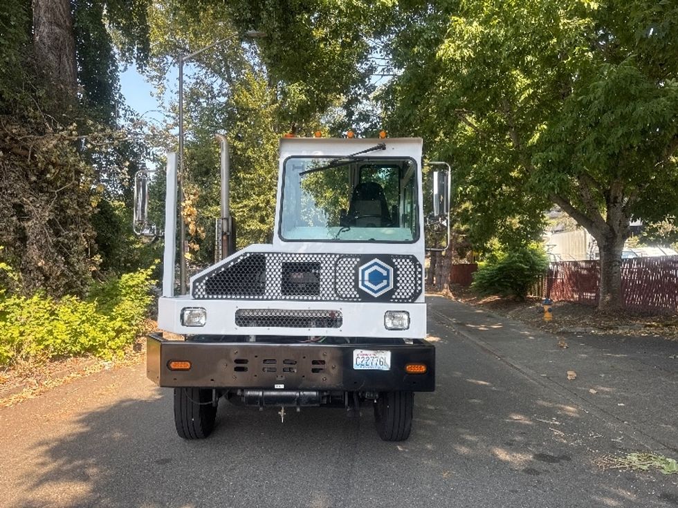 Yard Truck-Heavy Duty Tractors-Capacity Of Texas-2016-SABRE5-Tukwila-WA-23,593\n\t\tmiles-$ 40,000 - Image 2