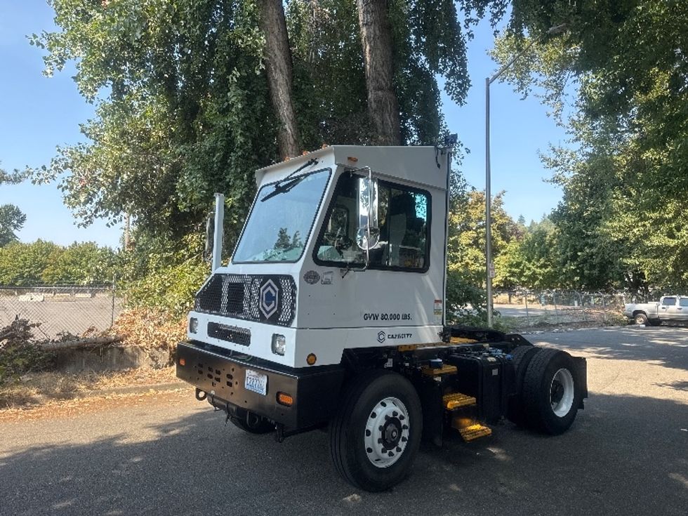 Yard Truck-Heavy Duty Tractors-Capacity Of Texas-2016-SABRE5-Tukwila-WA-23,593\n\t\tmiles-$ 40,000 - Image 3