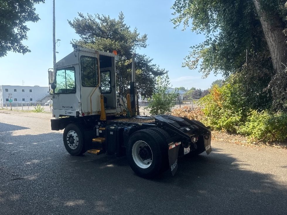 Yard Truck-Heavy Duty Tractors-Capacity Of Texas-2016-SABRE5-Tukwila-WA-23,593\n\t\tmiles-$ 40,000 - Image 5