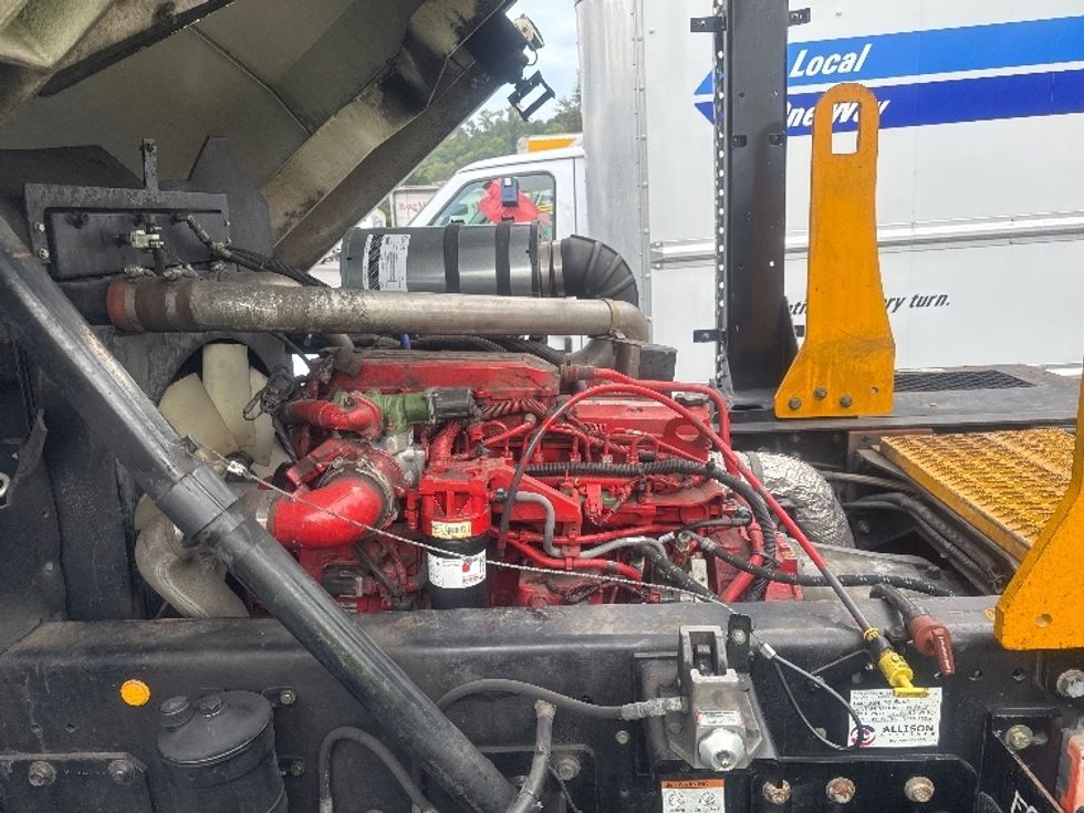 Yard Truck-Heavy Duty Tractors-Capacity Of Texas-2016-SABRE5-Tukwila-WA-23,593\n\t\tmiles-$ 40,000 - Image 8