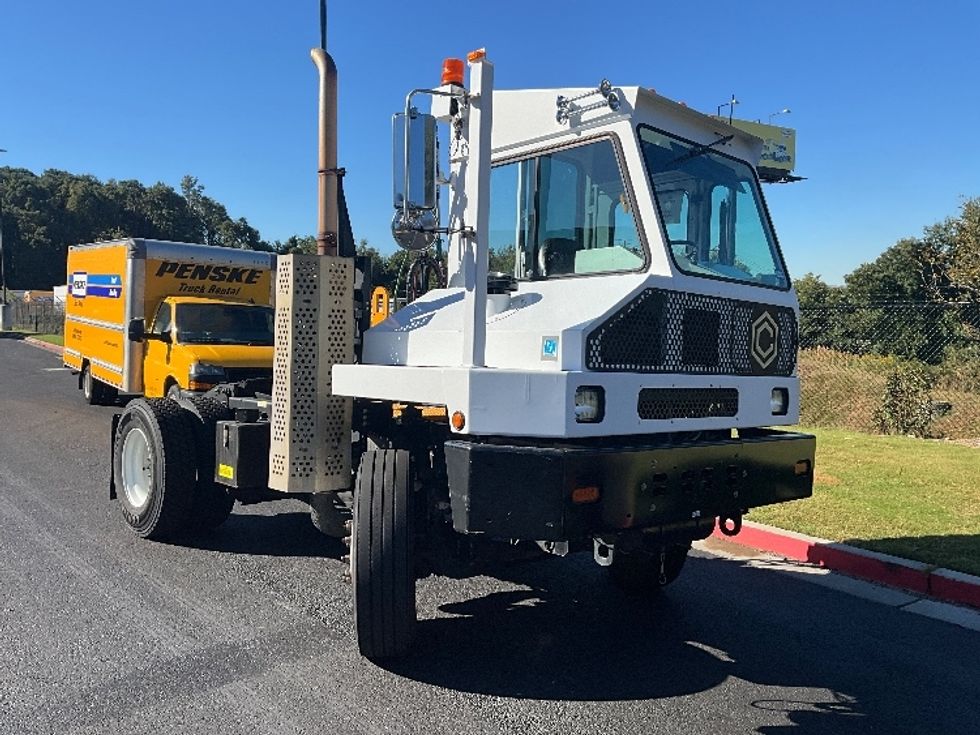 Yard Truck-Heavy Duty Tractors-Capacity Of Texas-2017-SABRE5-Atlanta (Forest Park)-GA-32,594\n\t\tmiles-$ 56,000 - Image 1
