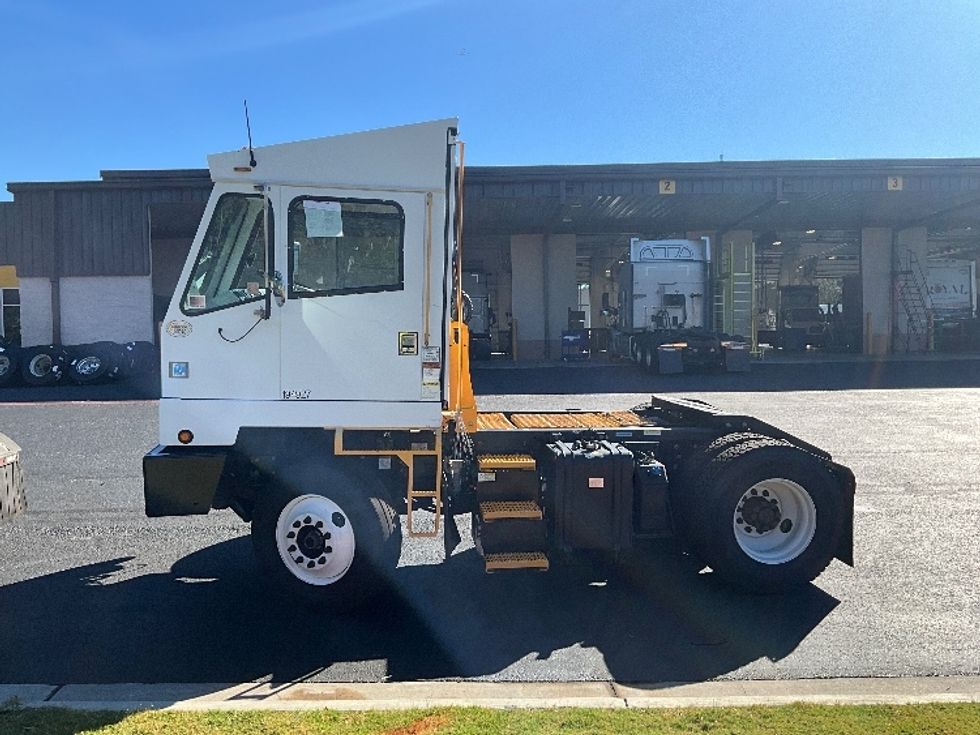 Yard Truck-Heavy Duty Tractors-Capacity Of Texas-2017-SABRE5-Atlanta (Forest Park)-GA-32,594\n\t\tmiles-$ 56,000 - Image 4