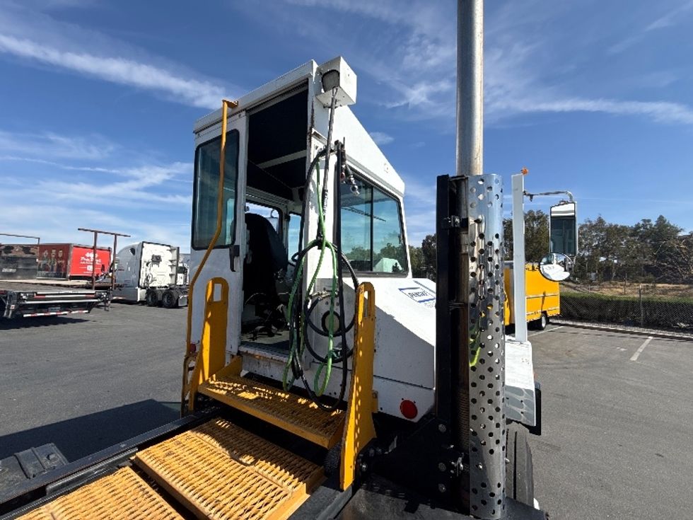 Yard Truck-Heavy Duty Tractors-Capacity Of Texas-2017-SABRE5-Fontana-CA-91,254\n\t\tmiles-$ 49,250 - Image 12