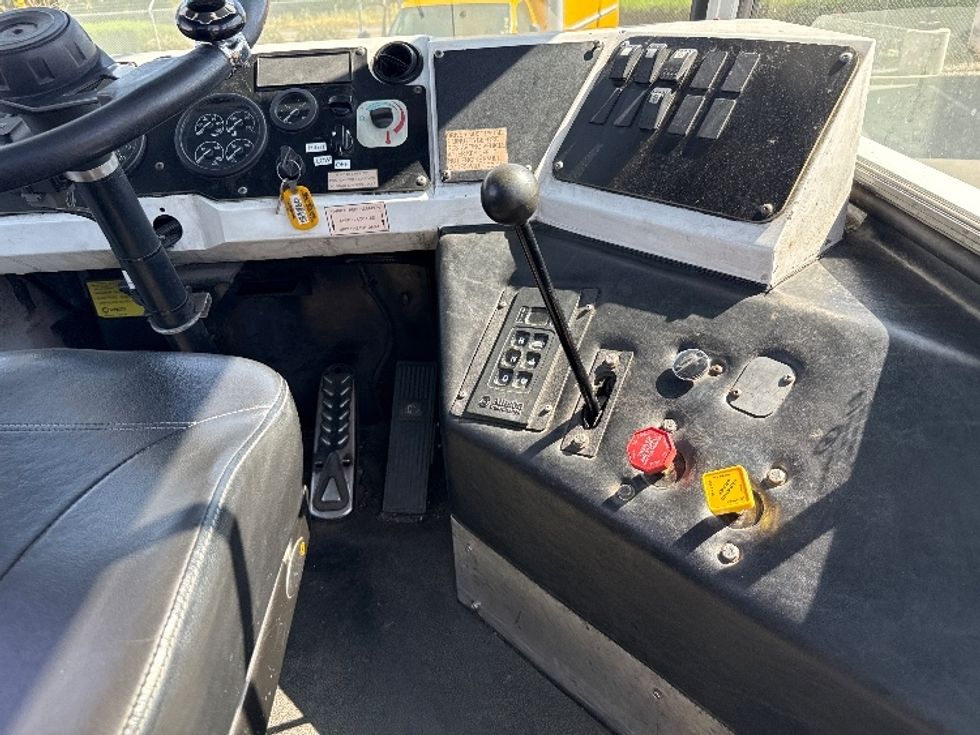 Yard Truck-Heavy Duty Tractors-Capacity Of Texas-2017-SABRE5-Fontana-CA-91,254\n\t\tmiles-$ 49,250 - Image 13