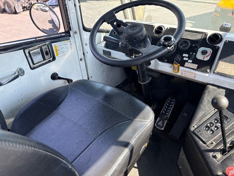Yard Truck-Heavy Duty Tractors-Capacity Of Texas-2017-SABRE5-Fontana-CA-91,254\n\t\tmiles-$ 49,250 - Image 14