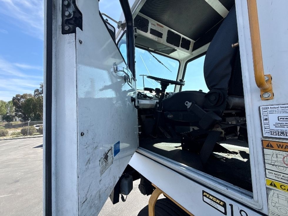 Yard Truck-Heavy Duty Tractors-Capacity Of Texas-2017-SABRE5-Fontana-CA-91,254\n\t\tmiles-$ 49,250 - Image 9
