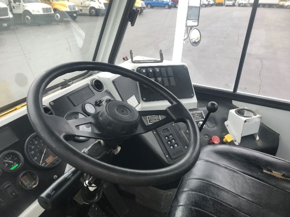 Yard Truck-Heavy Duty Tractors-Capacity Of Texas-2017-SABRE5-Pittsburgh-PA-13,680\n\t\tmiles-$ 52,000 - Image 10