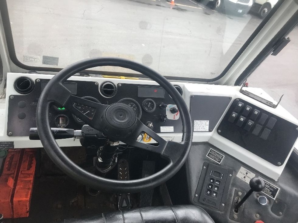 Yard Truck-Heavy Duty Tractors-Capacity Of Texas-2017-SABRE5-Pittsburgh-PA-13,680\n\t\tmiles-$ 52,000 - Image 11