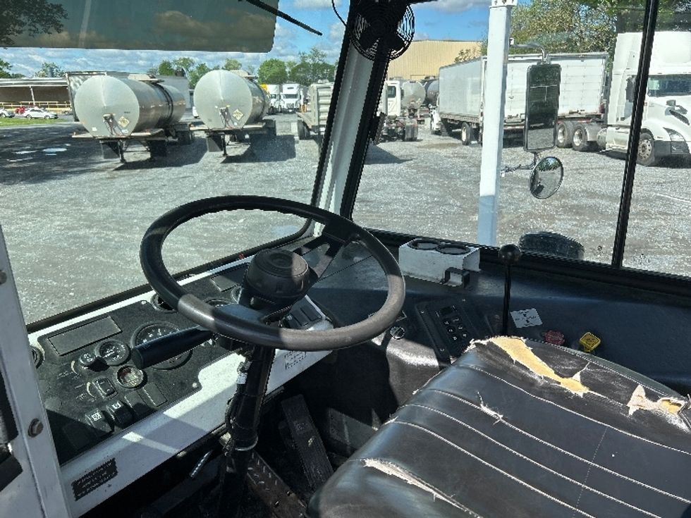 Yard Truck-Heavy Duty Tractors-Capacity Of Texas-2017-TJ5000-Cleona-PA-33,910\n\t\tmiles-$ 49,750 - Image 10