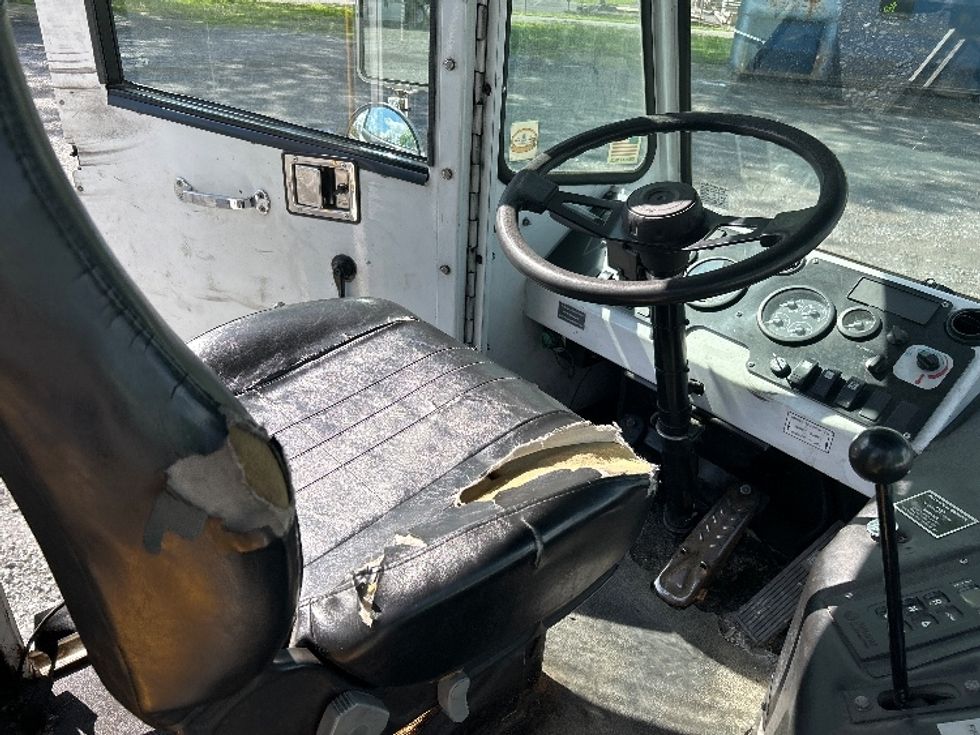 Yard Truck-Heavy Duty Tractors-Capacity Of Texas-2017-TJ5000-Cleona-PA-33,910\n\t\tmiles-$ 49,750 - Image 14