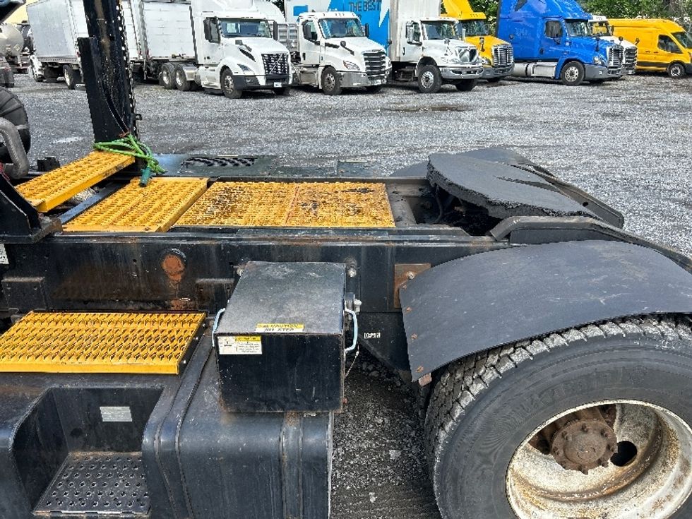 Yard Truck-Heavy Duty Tractors-Capacity Of Texas-2017-TJ5000-Cleona-PA-33,910\n\t\tmiles-$ 49,750 - Image 17