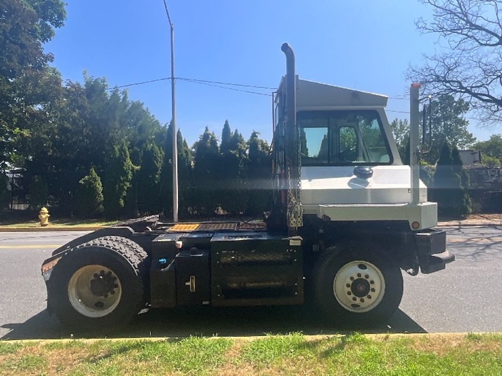 Yard Truck-Heavy Duty Tractors-Capacity Of Texas-2017-TJ5000-Reading-PA-17,901\n\t\tmiles-$ 46,750 - Image 8
