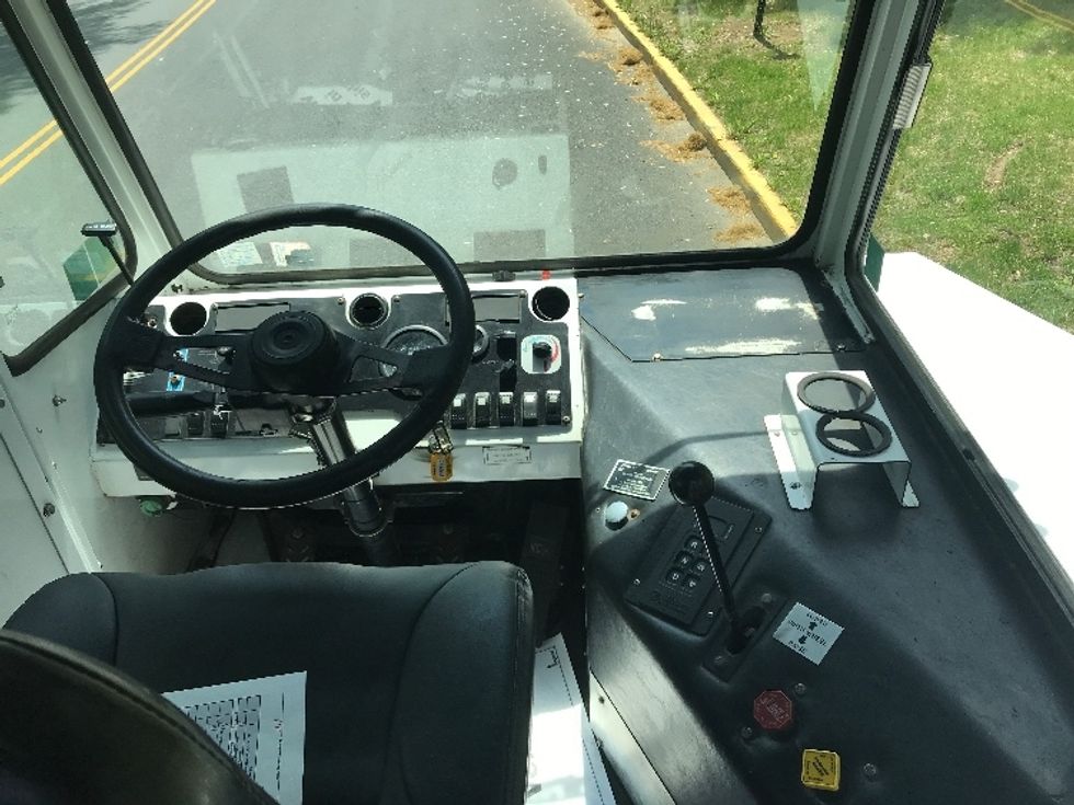 Yard Truck-Heavy Duty Tractors-Capacity Of Texas-2017-TJ5000-Reading-PA-280,174\n\t\tmiles-$ 49,750 - Image 13