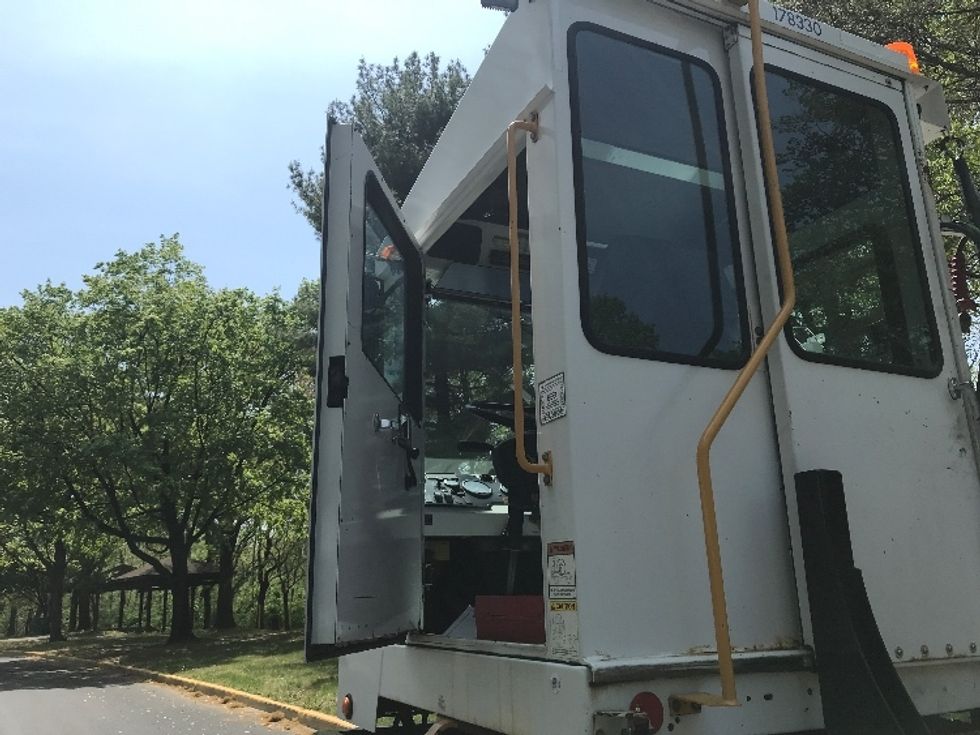 Yard Truck-Heavy Duty Tractors-Capacity Of Texas-2017-TJ5000-Reading-PA-280,174\n\t\tmiles-$ 49,750 - Image 9