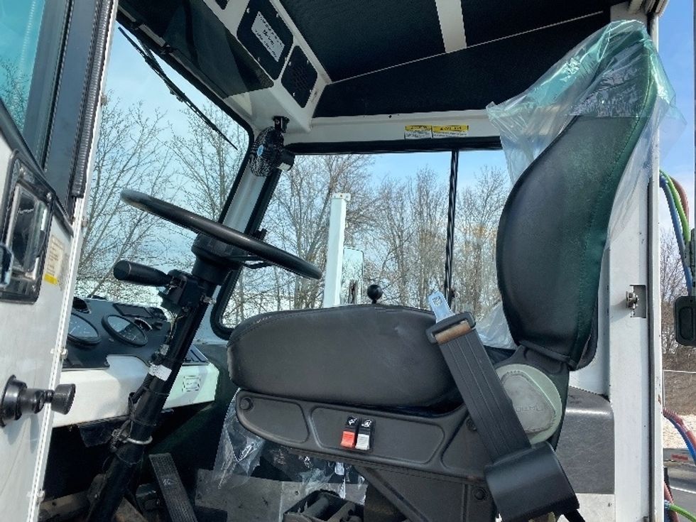 Yard Truck-Heavy Duty Tractors-Capacity Of Texas-2017-TJ5000-York-PA-74,454\n\t\tmiles-$ 50,750 - Image 9