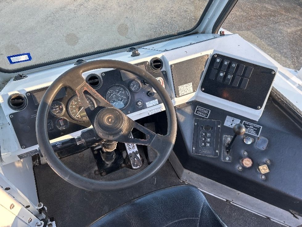 Yard Truck-Heavy Duty Tractors-Capacity Of Texas-2018-SABRE5-Hattiesburg-MS-23,255\n\t\tmiles-$ 60,250 - Image 10