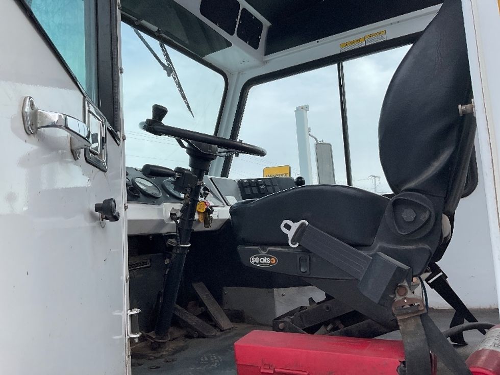 Yard Truck-Heavy Duty Tractors-Capacity Of Texas-2018-SABRE5-La Porte-IN-27,500\n\t\tmiles-$ 48,500 - Image 9