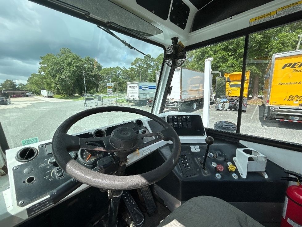 Yard Truck-Heavy Duty Tractors-Capacity Of Texas-2018-TJ5000-Tallahassee-FL-234,218\n\t\tmiles-$ 60,500 - Image 10