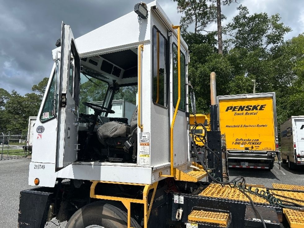 Yard Truck-Heavy Duty Tractors-Capacity Of Texas-2018-TJ5000-Tallahassee-FL-234,218\n\t\tmiles-$ 60,500 - Image 9
