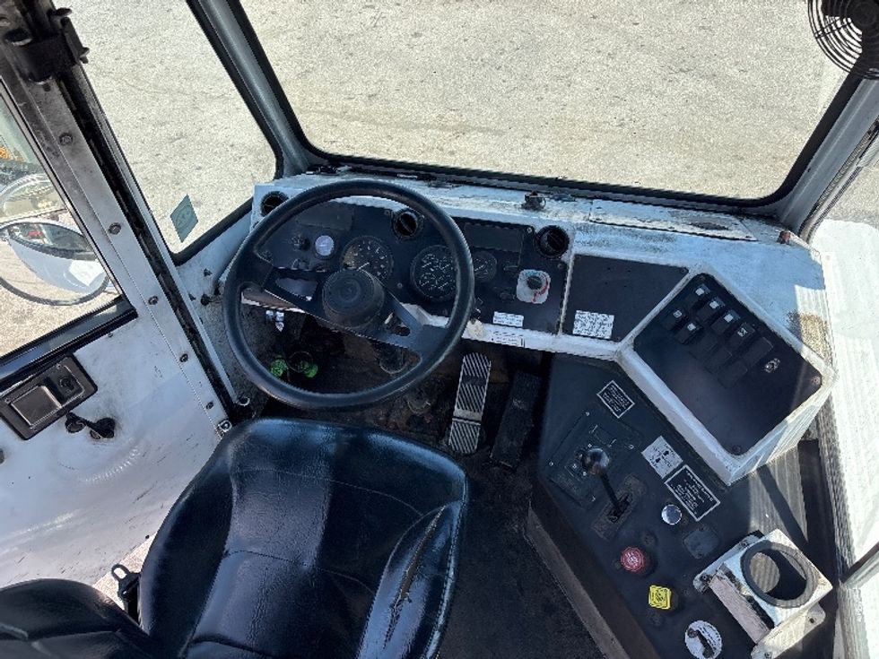 Yard Truck-Heavy Duty Tractors-Capacity Of Texas-2018-TJ6500-Middlefield-OH-98,410\n\t\tmiles-$ 80,000 - Image 14