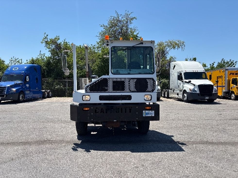 Yard Truck-Heavy Duty Tractors-Capacity Of Texas-2018-TJ6500-Middlefield-OH-98,410\n\t\tmiles-$ 80,000 - Image 2