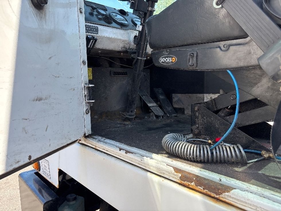 Yard Truck-Heavy Duty Tractors-Capacity Of Texas-2018-TJ6500-Middlefield-OH-98,410\n\t\tmiles-$ 80,000 - Image 9