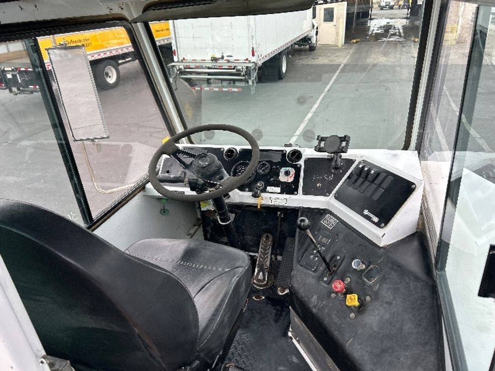 Yard Truck-Heavy Duty Tractors-Capacity Of Texas-2019-SABRE5-Ceres-CA-11,268\n\t\tmiles-$ 71,750 - Image 10