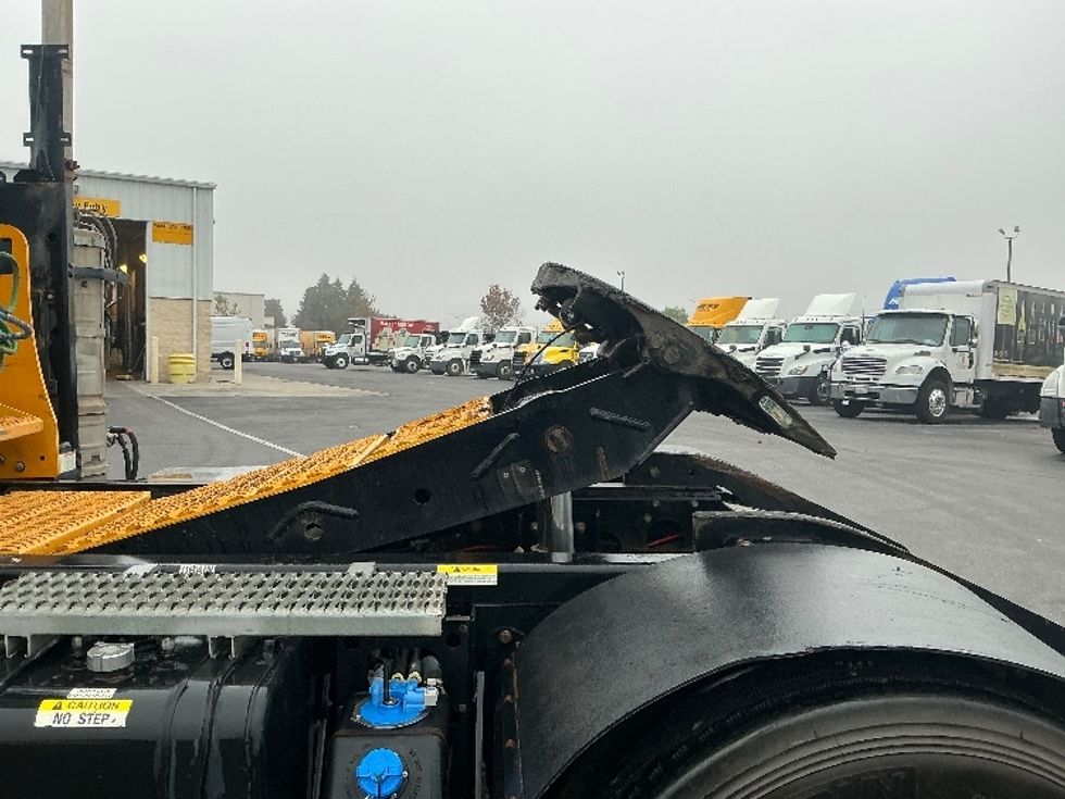 Yard Truck-Heavy Duty Tractors-Capacity Of Texas-2019-SABRE5-Ceres-CA-11,268\n\t\tmiles-$ 71,750 - Image 16