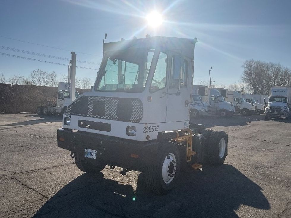 Yard Truck-Heavy Duty Tractors-Capacity Of Texas-2019-SABRE5-Kansas City-MO-13,470\n\t\tmiles-$ 69,000 - Image 3