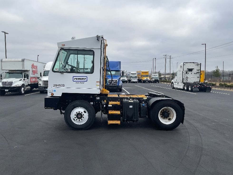 Yard Truck-Heavy Duty Tractors-Capacity Of Texas-2019-SABRE5-Macon-GA-19,518\n\t\tmiles-$ 62,750 - Image 4