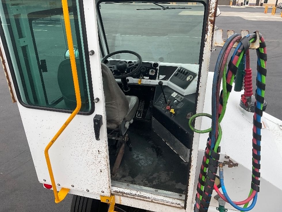 Yard Truck-Heavy Duty Tractors-Capacity Of Texas-2019-SABRE5-Macon-GA-19,518\n\t\tmiles-$ 62,750 - Image 9