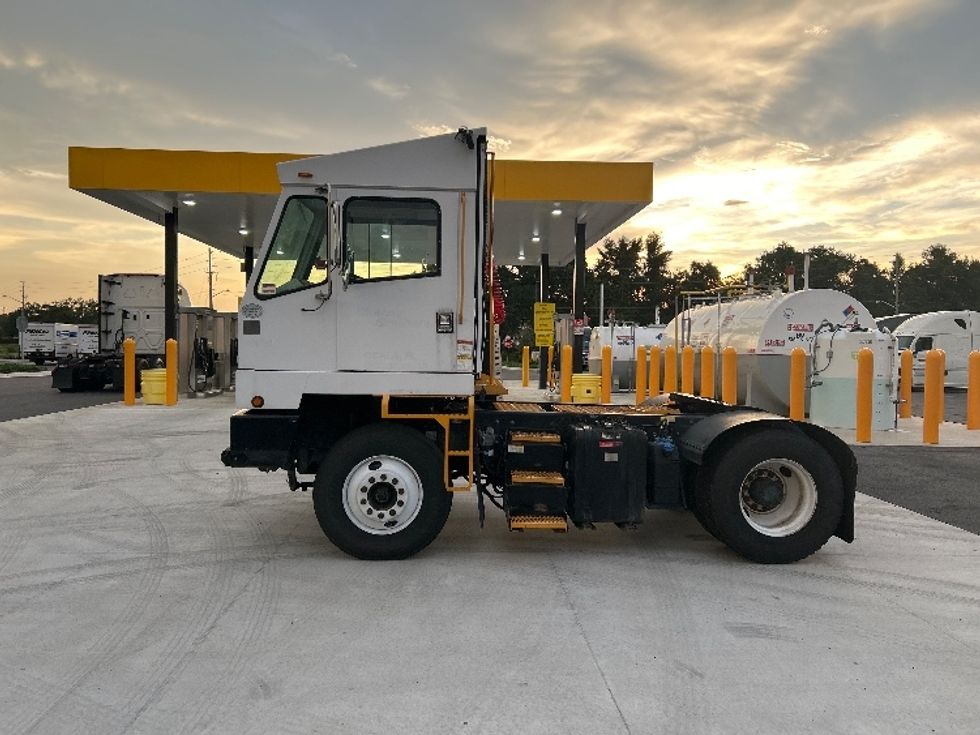 Yard Truck-Heavy Duty Tractors-Capacity Of Texas-2019-SABRE5-Orlando-FL-122,761\n\t\tmiles-$ 66,500 - Image 4