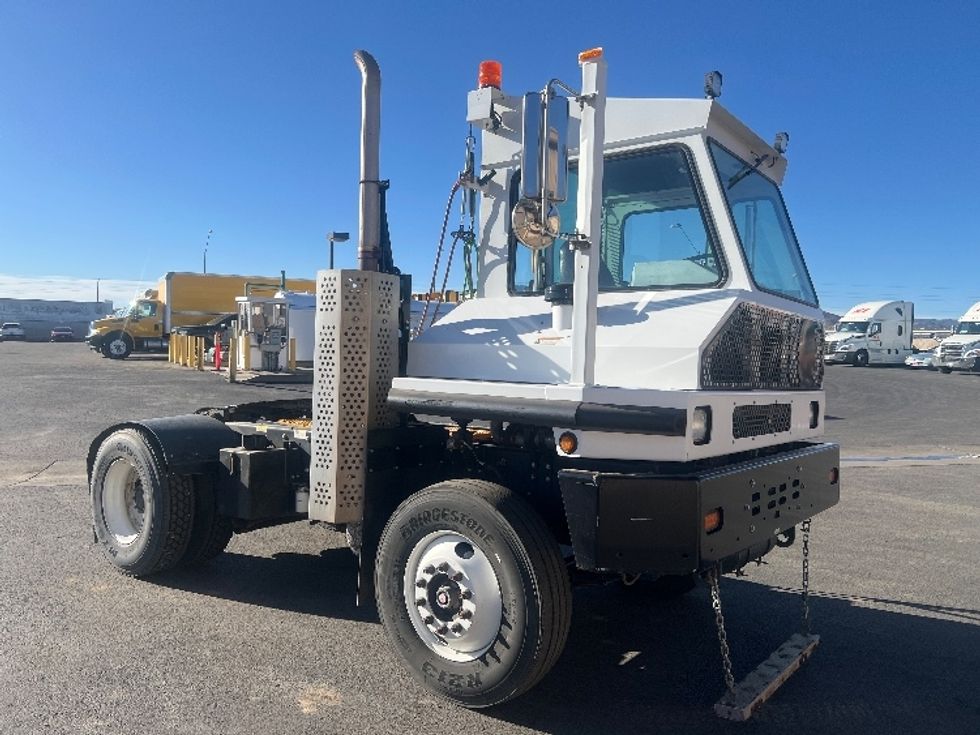 Yard Truck-Heavy Duty Tractors-Capacity Of Texas-2019-SABRE5-Phoenix-AZ-26,943\n\t\tmiles-$ 65,750 - Image 1