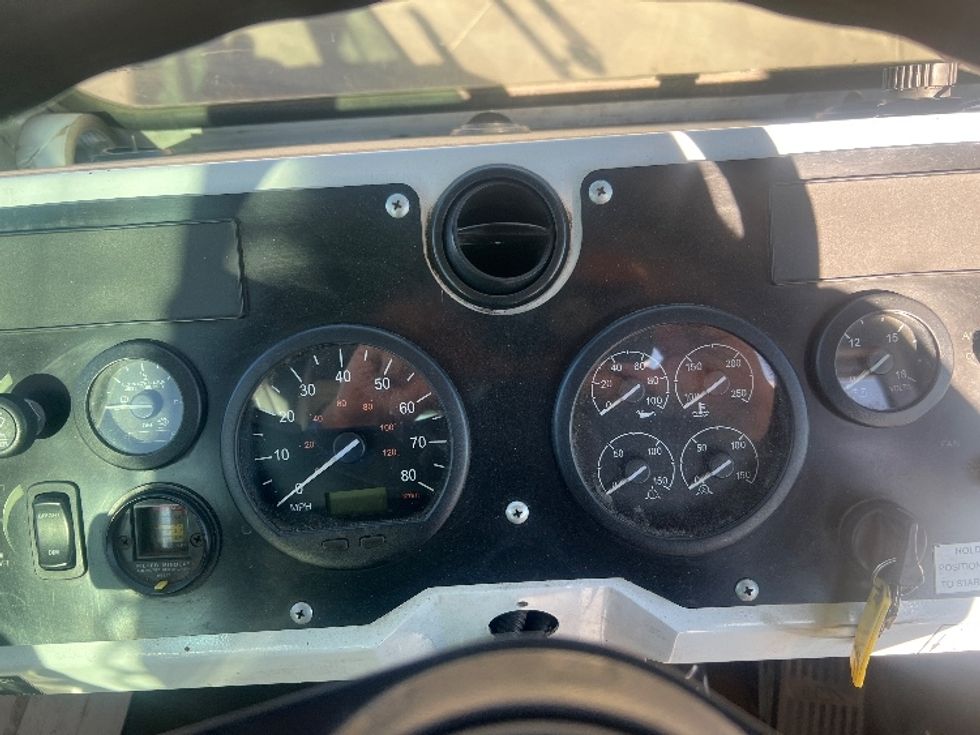 Yard Truck-Heavy Duty Tractors-Capacity Of Texas-2019-SABRE5-Phoenix-AZ-26,943\n\t\tmiles-$ 65,750 - Image 10