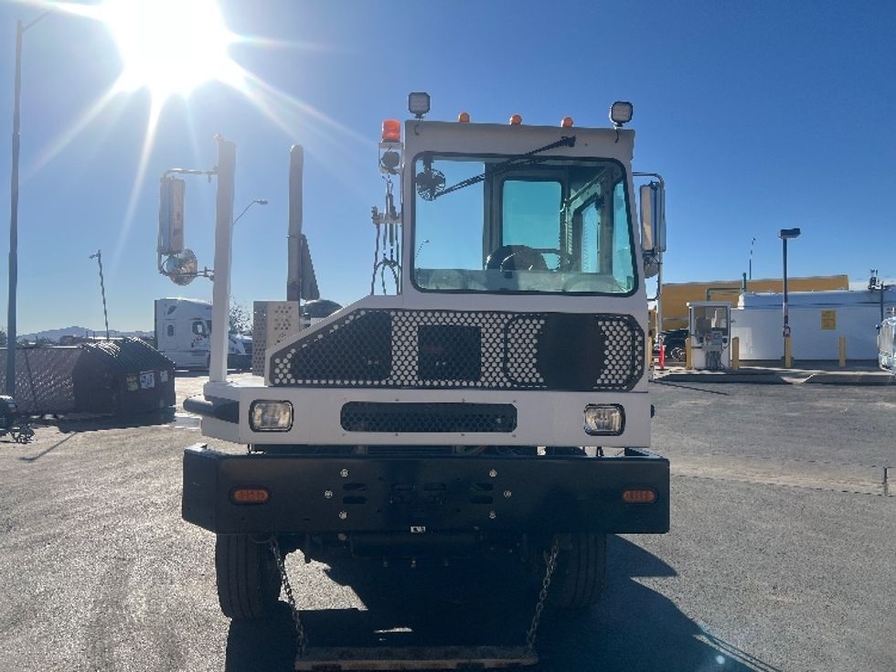 Yard Truck-Heavy Duty Tractors-Capacity Of Texas-2019-SABRE5-Phoenix-AZ-26,943\n\t\tmiles-$ 65,750 - Image 2