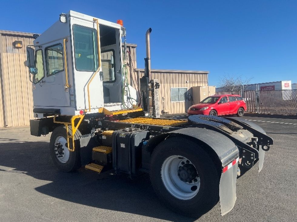 Yard Truck-Heavy Duty Tractors-Capacity Of Texas-2019-SABRE5-Phoenix-AZ-26,943\n\t\tmiles-$ 65,750 - Image 5