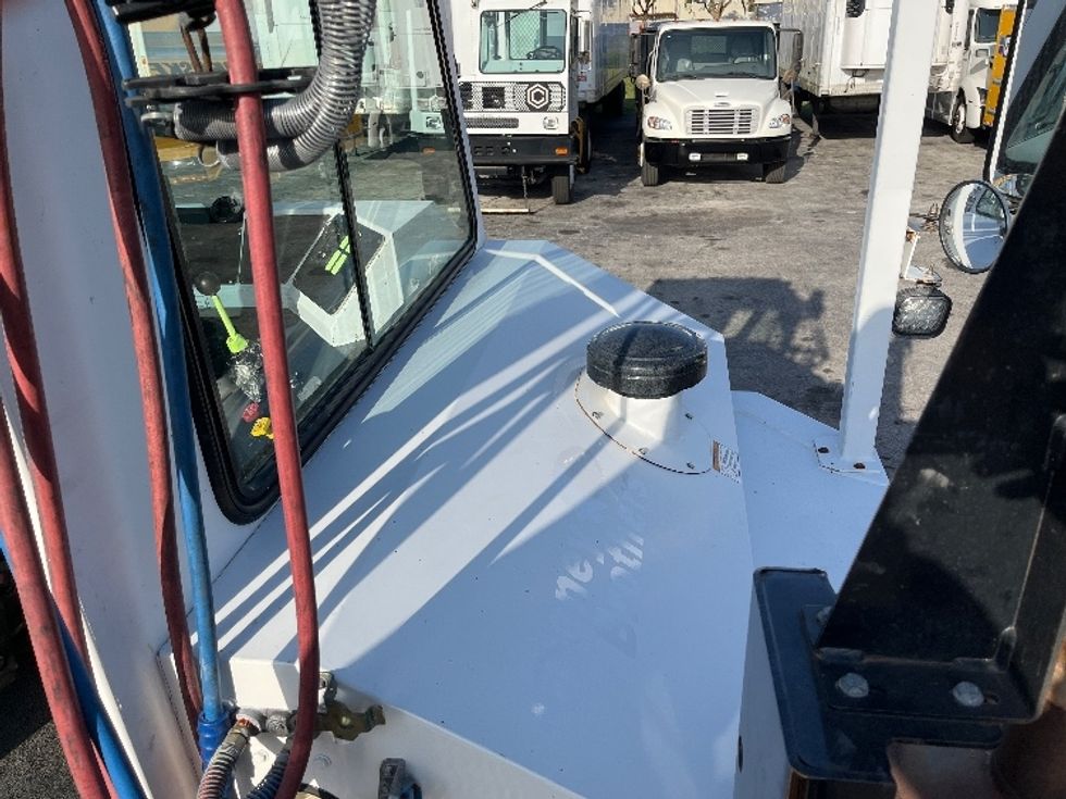 Yard Truck-Heavy Duty Tractors-Capacity Of Texas-2019-SABRE5-Riviera Beach-FL-38,249\n\t\tmiles-$ 64,500 - Image 12