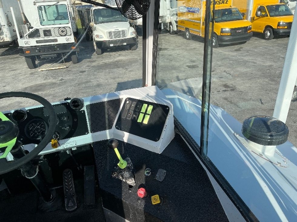 Yard Truck-Heavy Duty Tractors-Capacity Of Texas-2019-SABRE5-Riviera Beach-FL-38,249\n\t\tmiles-$ 64,500 - Image 13